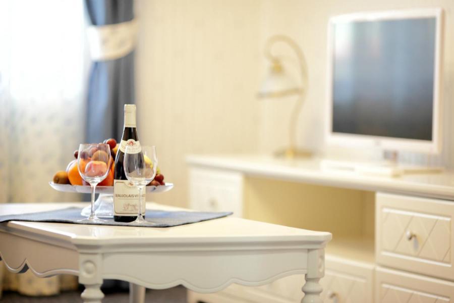 Hotel Knyazhyi Dvir Knyazhichi  Zewnętrze zdjęcie